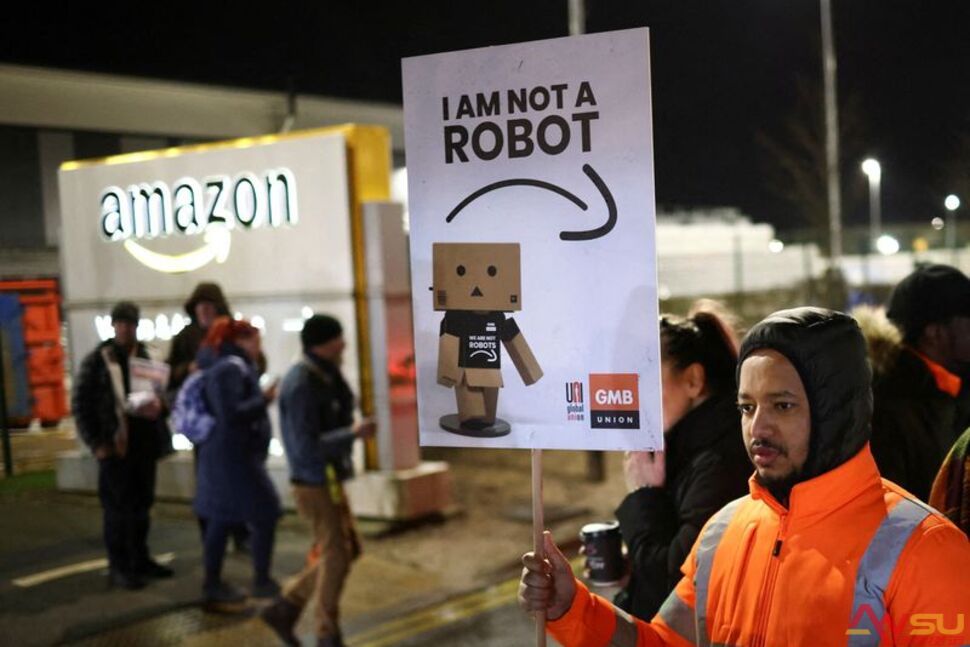 Amazon Workers at UK Warehouse Set Further Strike Dates.jpg